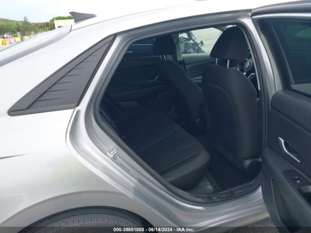 5NPLM4AG2MH009425 Hyundai ELANTRA SEL