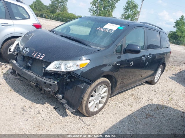 5TDDZ3DC1HS179011 Toyota Sienna Xle 7 Passenger