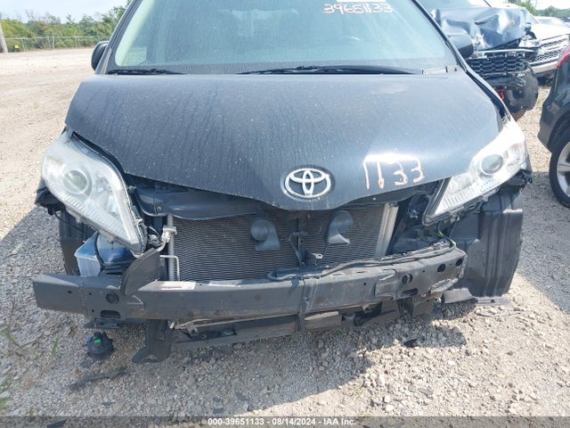 5TDDZ3DC1HS179011 Toyota Sienna Xle 7 Passenger