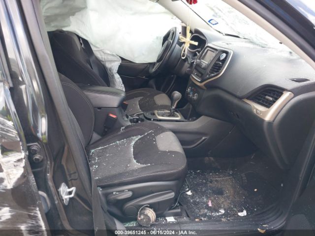 1C4PJLAB8FW669507 Jeep Cherokee Sport