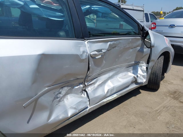 Toyota COROLLA SE 2018 2T1BURHE6JC031911 Image 6