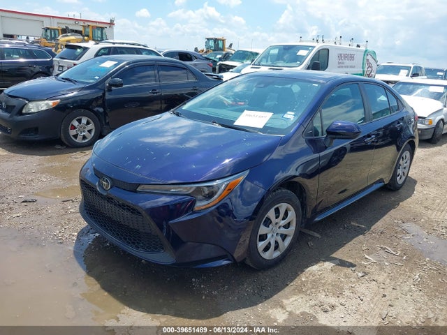 Toyota COROLLA LE 2022 5YFEPMAE2NP333137 Image 2