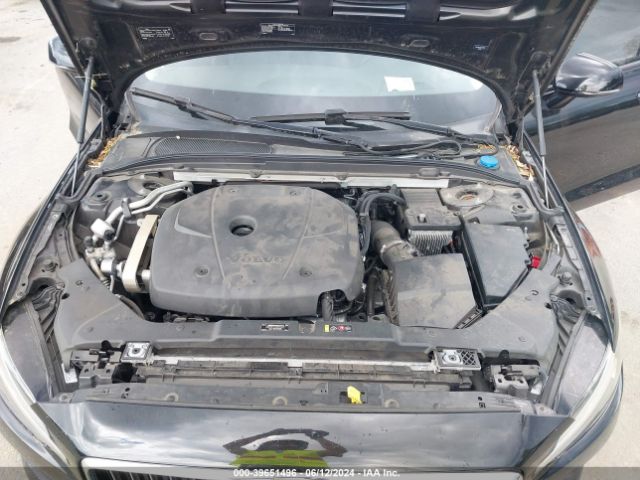 7JR102FK1KG017832 Volvo S60 T5 Momentum