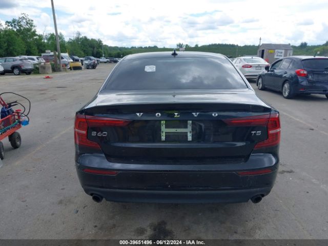 7JR102FK1KG017832 Volvo S60 T5 Momentum