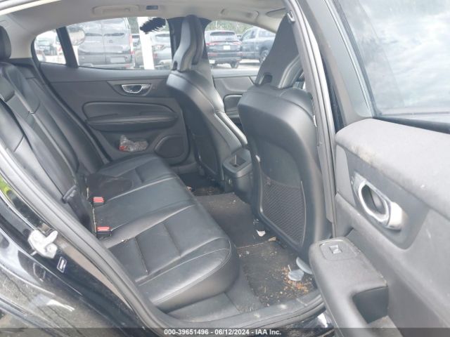 7JR102FK1KG017832 Volvo S60 T5 Momentum