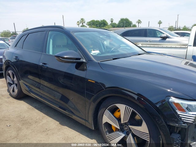 WA1LAAGE7NB012766 Audi E-tron Premium Plus Quattro