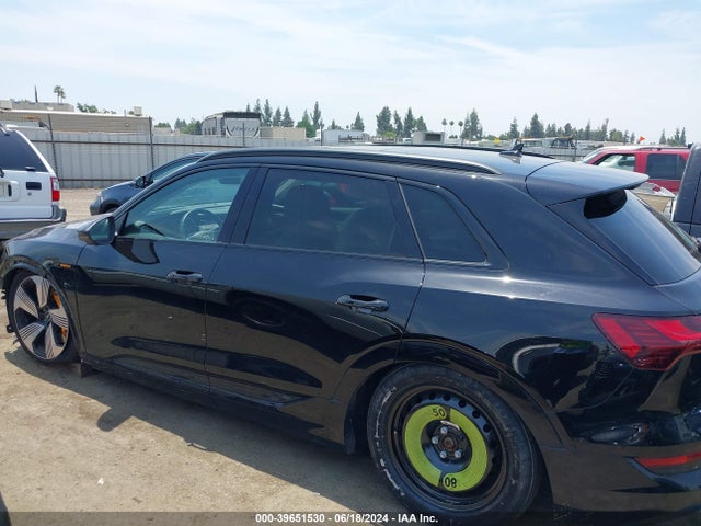 WA1LAAGE7NB012766 Audi E-tron Premium Plus Quattro