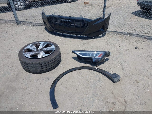 WA1LAAGE7NB012766 Audi E-tron Premium Plus Quattro