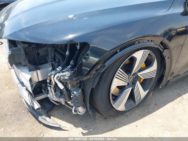 WA1LAAGE7NB012766 Audi E-tron Premium Plus Quattro