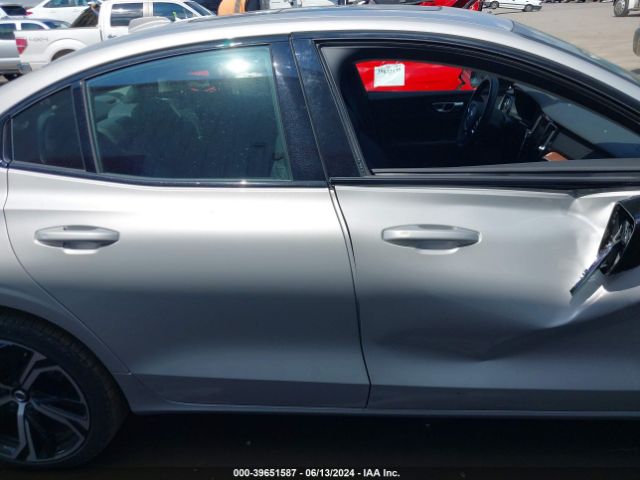 7JRL12FL7RG295403 Volvo S60 B5 Plus Dark Theme