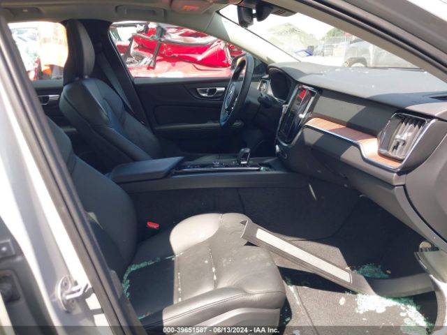 7JRL12FL7RG295403 Volvo S60 B5 Plus Dark Theme