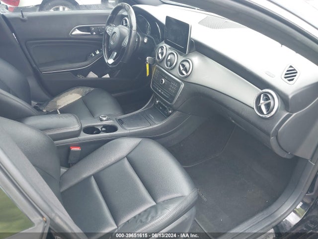 WDDSJ4EB0FN220697 Mercedes-Benz CLA-Class