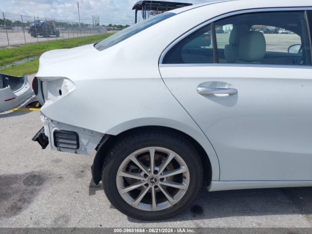 WDD3G4EB7LW039380 Mercedes-Benz A 220