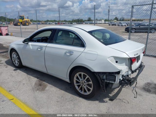 WDD3G4EB7LW039380 Mercedes-Benz A 220