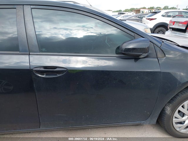 Toyota COROLLA LE 2018 5YFBURHE6JP849185 Image 13