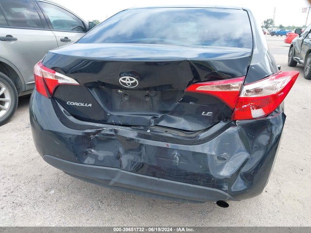Toyota COROLLA LE 2018 5YFBURHE6JP849185 Image 16