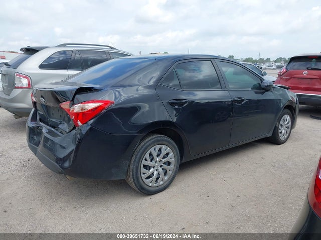Toyota COROLLA LE 2018 5YFBURHE6JP849185 Image 4