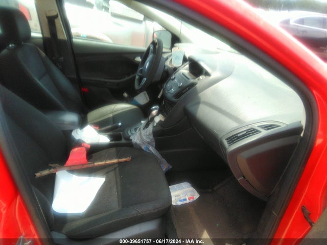1FADP3K2XGL283745 Ford FOCUS SE