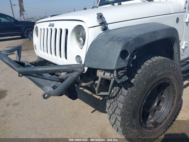 1C4BJWDG5HL541409 Jeep Wrangler Unlimited Sport 4x4