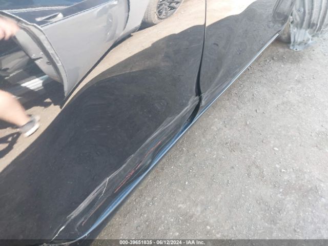 3MYDLBYVXKY522505 Toyota YARIS LE