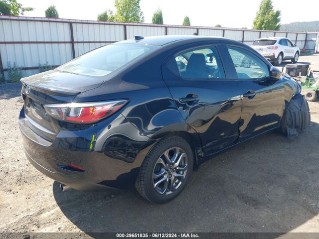 3MYDLBYVXKY522505 Toyota YARIS LE