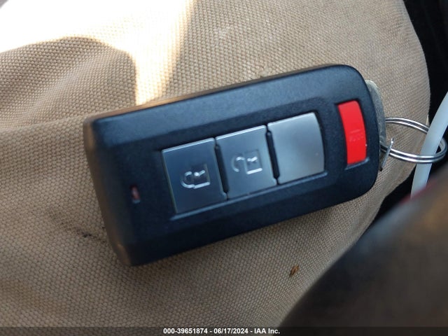 JA4AZ3A34LZ010738 Mitsubishi Outlander Se 2.4 S-awc