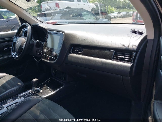 JA4AZ3A34LZ010738 Mitsubishi Outlander Se 2.4 S-awc