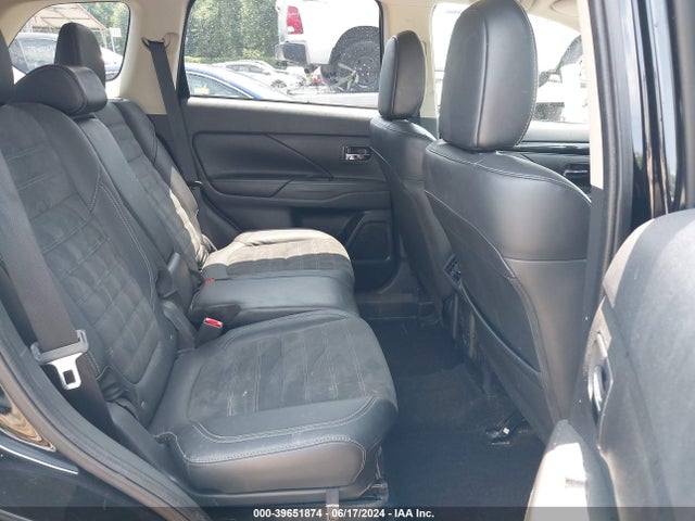 JA4AZ3A34LZ010738 Mitsubishi Outlander Se 2.4 S-awc