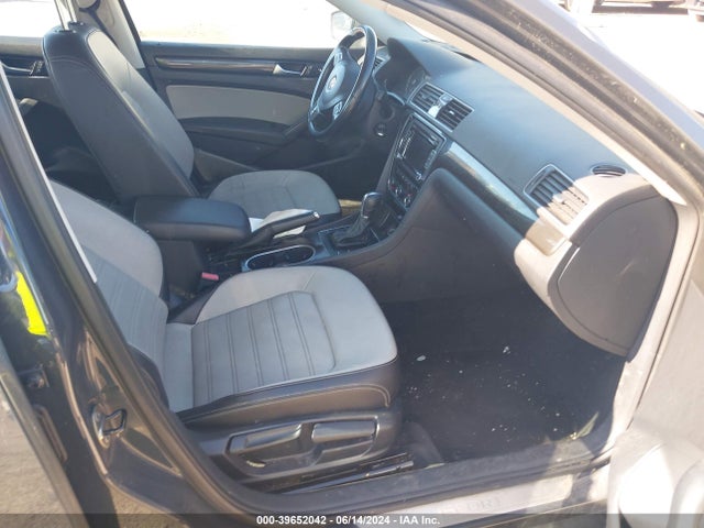1VWBT7A36EC101984 Volkswagen Passat 1.8t Sport