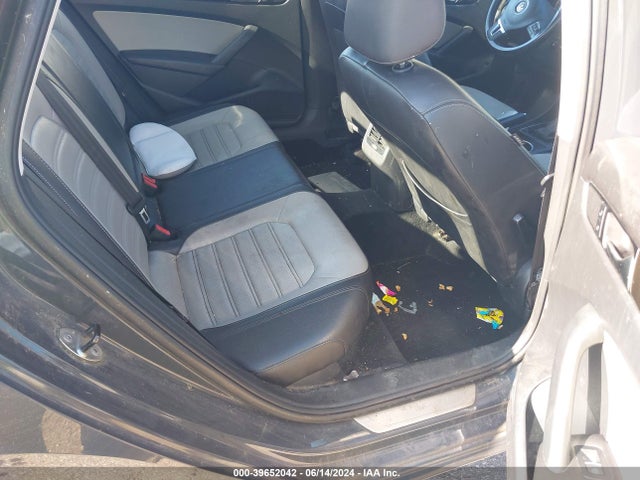 1VWBT7A36EC101984 Volkswagen Passat 1.8t Sport