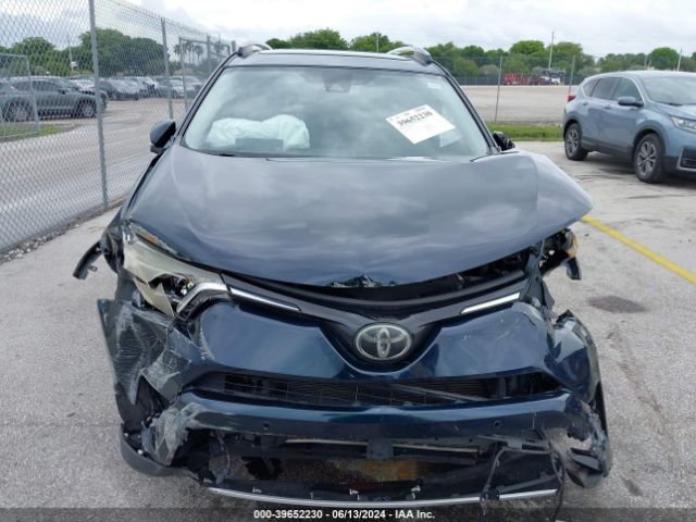 JTMWFREV4JD123425 Toyota Rav4 Xle