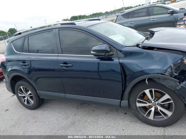 JTMWFREV4JD123425 Toyota Rav4 Xle