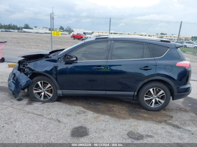 JTMWFREV4JD123425 Toyota Rav4 Xle