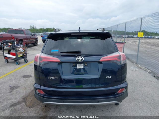JTMWFREV4JD123425 Toyota Rav4 Xle