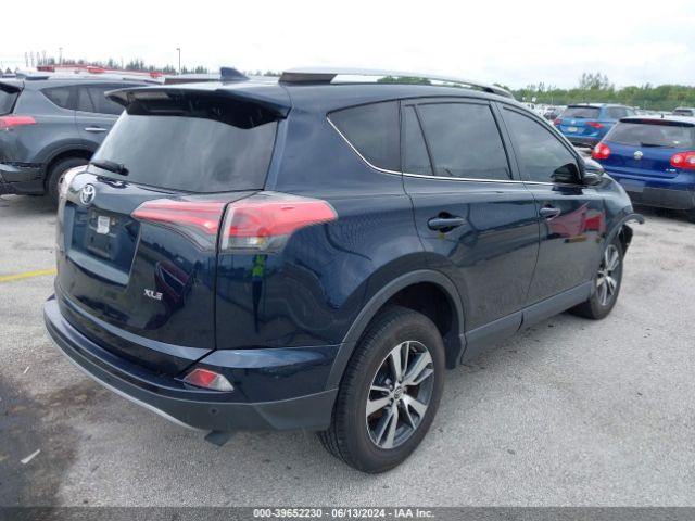 JTMWFREV4JD123425 Toyota Rav4 Xle