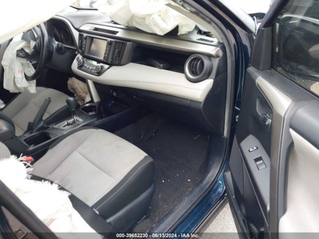 JTMWFREV4JD123425 Toyota Rav4 Xle