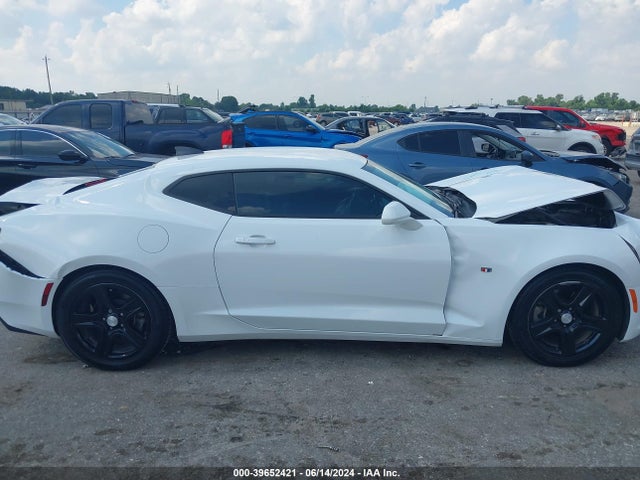 Chevrolet Camaro 2lt 2018 1G1FD1RS1J0123647 Image 13