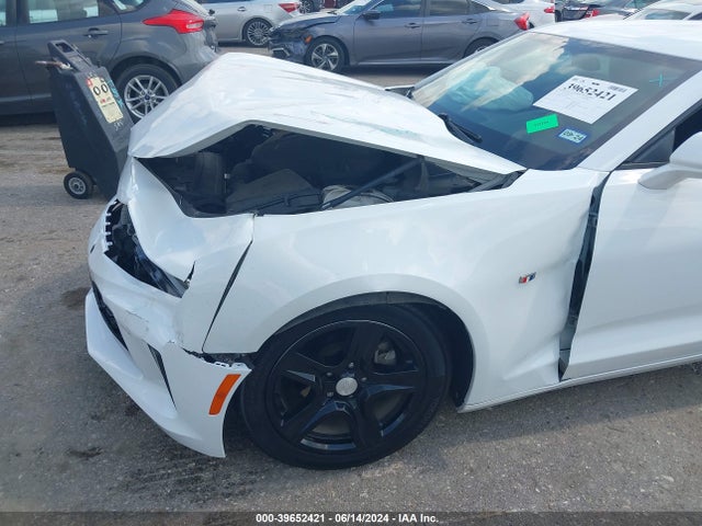 Chevrolet Camaro 2lt 2018 1G1FD1RS1J0123647 Image 17
