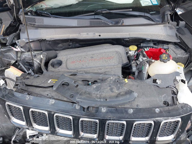 3C4NJDBB9KT807017 Jeep Compass Latitude 4x4