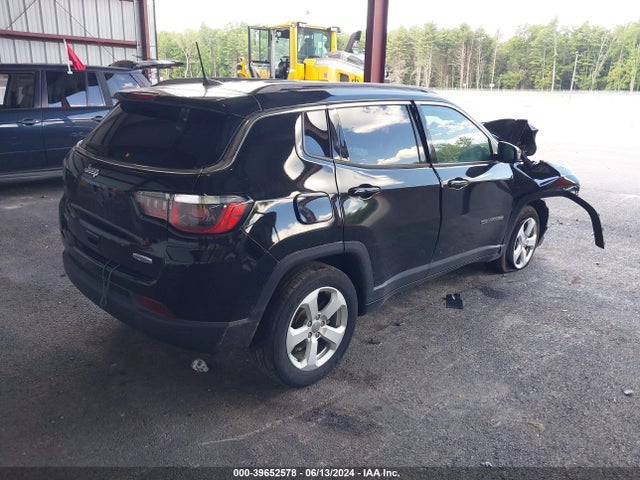 3C4NJDBB9KT807017 Jeep Compass Latitude 4x4