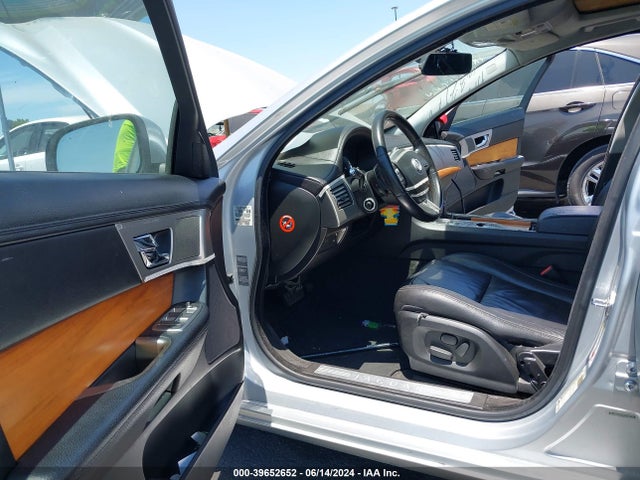 2009 JAGUAR XF SAJWA05B49HR08162 Photo 4