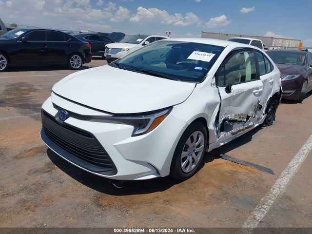 Toyota Corolla Hybrid Le 2024 JTDBCMFE3RJ021801 Image 2