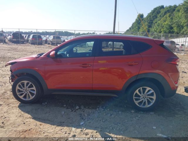 KM8J33A45GU090811 Hyundai TUCSON SE