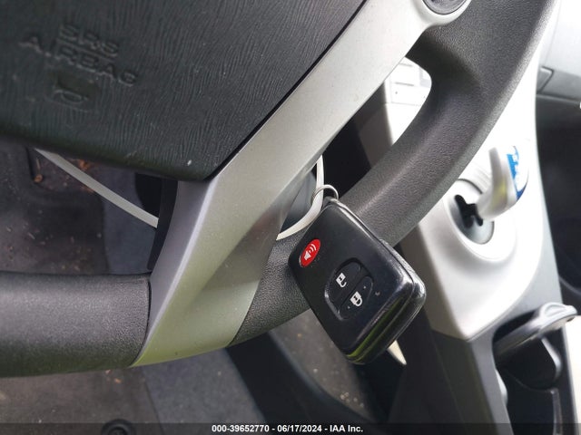 Toyota Prius Three 2015 JTDKN3DU1F1884297 Image 11
