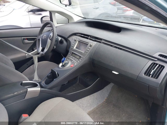 Toyota Prius Three 2015 JTDKN3DU1F1884297 Image 5