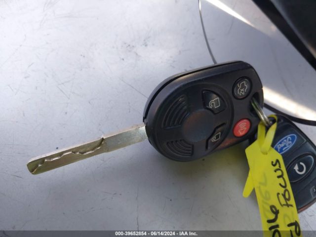 1FADP3K25GL267629 Ford FOCUS SE