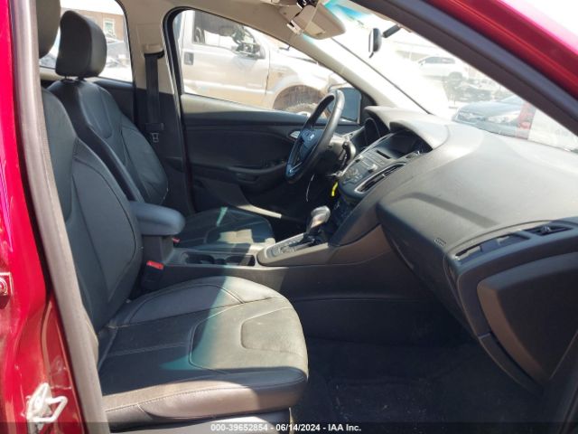 1FADP3K25GL267629 Ford FOCUS SE