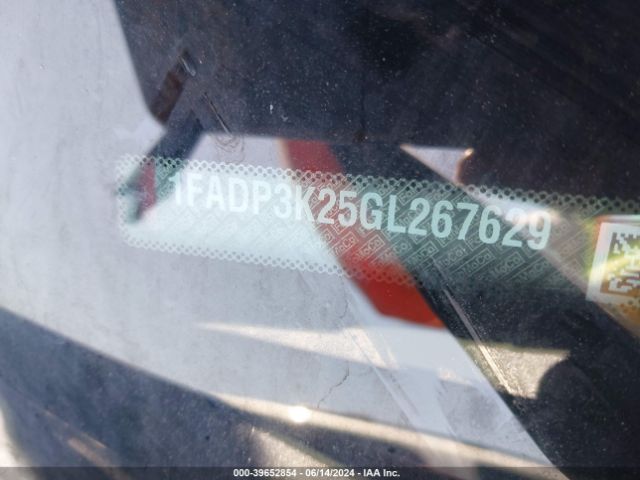 1FADP3K25GL267629 Ford FOCUS SE