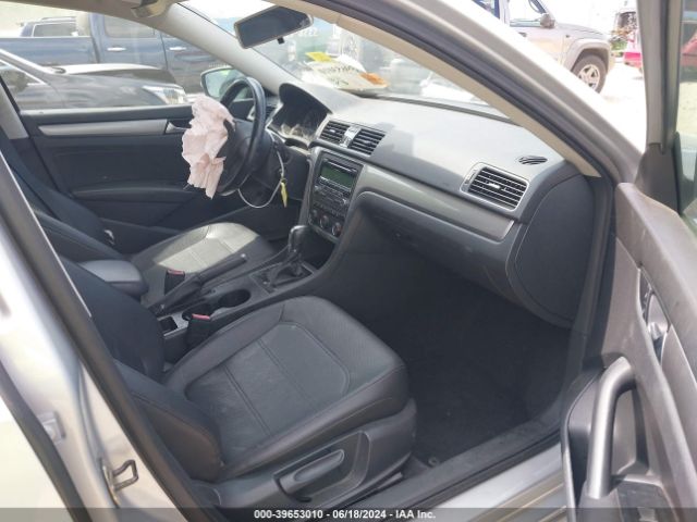 1VWAS7A3XEC027564 Volkswagen Passat 1.8t Wolfsburg Edition