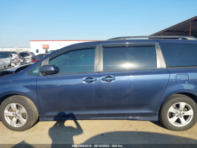 5TDKZ3DC1LS042747 Toyota SIENNA LE